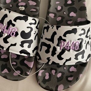 P448 leopard slides -new
